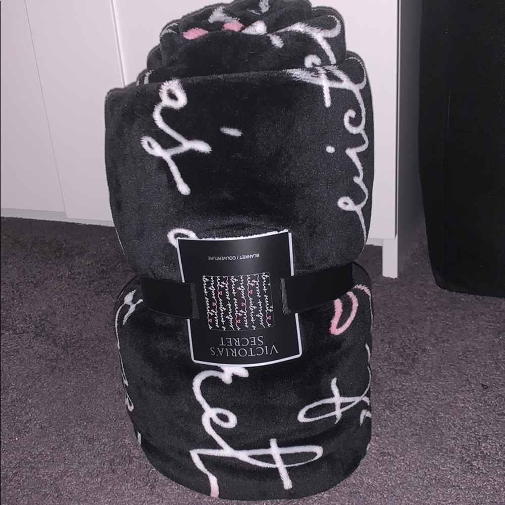 NWT blanket